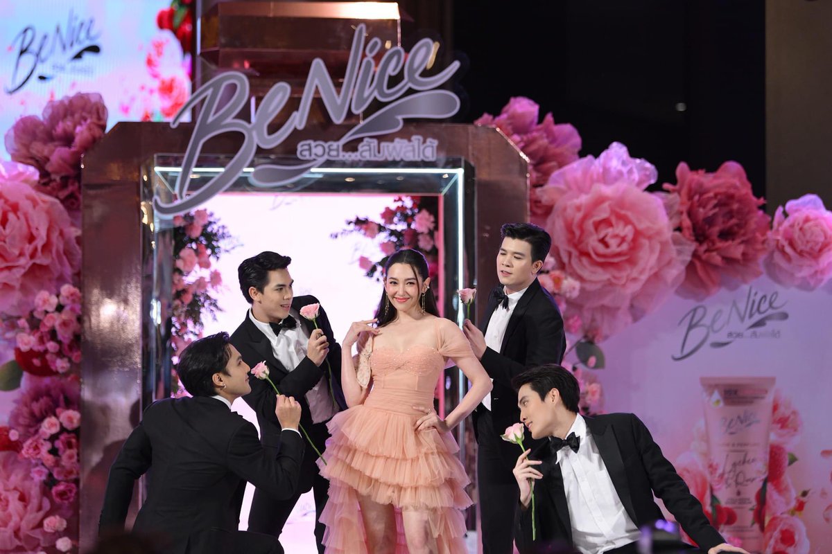 Bella_pantip's tweet photo. เปิดตัวผลิตภัณฑ์ใหม่ล่าสุดจาก บีไนซ์ พร้อมด้วยพรีเซนเตอร์สาวสวย “เบลล่า” ราณี แคมเปน
#BeNiceThailand #BeNiceLiveinperfume
#BeNicePerfume #BeNicexBELLA
#เบลล่าราณี #bellacampen
Cr. Facebook : do.did.done https://t.co/xWJ2Fmpsvw