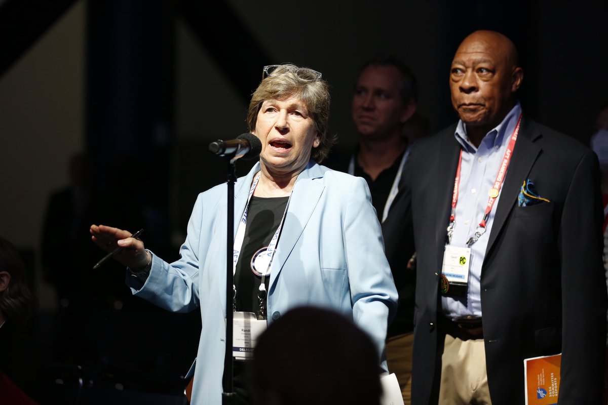 Randi Weingarten 🇺🇸 🖇️👩‍🎓📚 tweet media