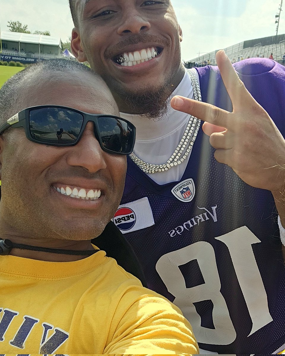 RHS_Champ_Club's tweet photo. Coach Del Pino, coach Bre and our undefeated flag football team got to enjoy an amazing day at the Viking's training camp while getting to meet Justin Jefferson. #itPaysToWin #WeAreRosemount https://t.co/rhNls8Jm0b