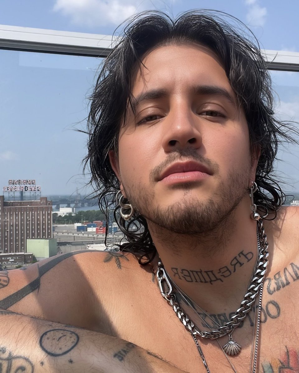 markantoinelb's tweet photo. Summer boi https://t.co/aBVfXElr6Z