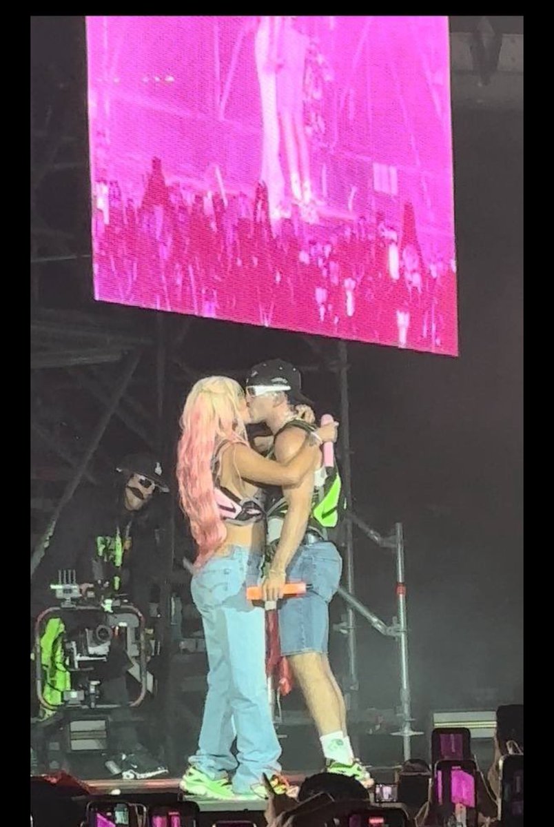 Salgan de Twitter quiero estar sola 
💕💚😭😭😭