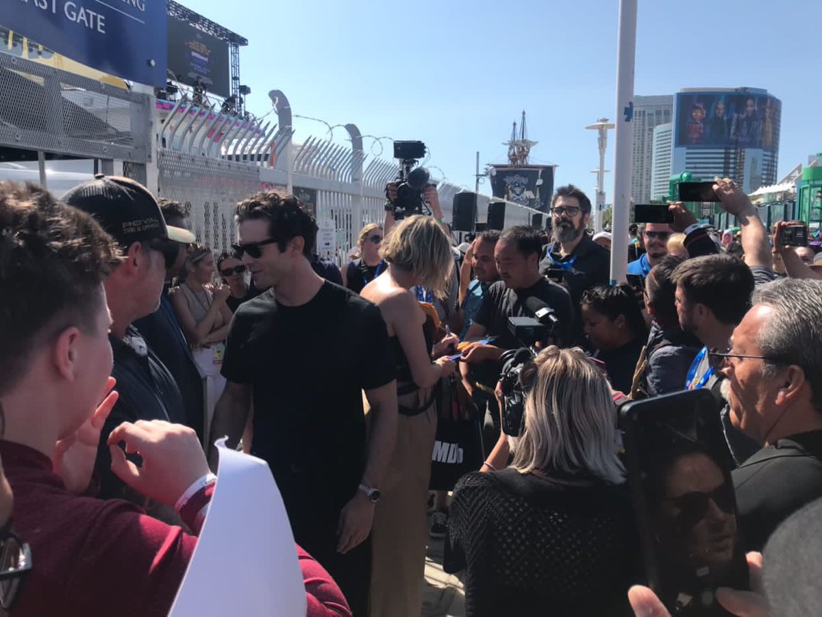strangenewpod's tweet photo. Tawny Newsome, Ethan Peck Rebecca Romjin and Jerry O’Connell arriving at the IMDBoat
(thanks to George for the pics!) #Startrek #sdcc2024 #IMDboat https://t.co/t9GPi2VJxX