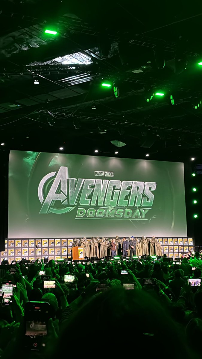 omelete's tweet photo. PELO AMOR DE DEUS O OUTRO FILME DOS VINGADORES SE CHAMARÁ DOOMSDAY!

DOUTOR DESTINOOOOOOOOOOOOO #SDCC24 https://t.co/Y8naoETpfF