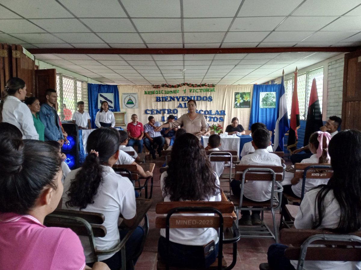 La compañera Melba López Montenegro directora nacional de secundaria y la compañera Martha Maradiaga directora de secundaria a distancia en el campo, realizó recorrido a 3 centros educativos de secundaria a distancia de nuestro municipio.