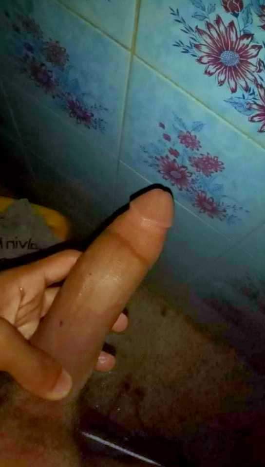 من الي عنده القدرة يتحمل زبي