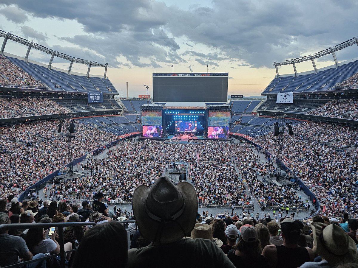 sean middleswart tweet media