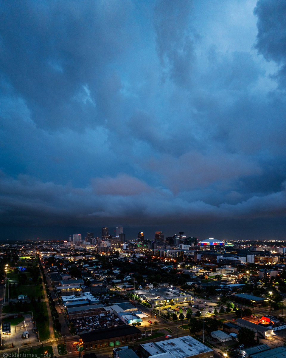 oldentimes's tweet image. Stormy blues ☁️ ⚜️💙