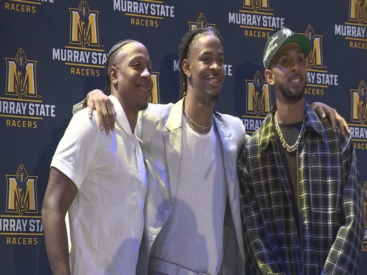 Adam Wells (@theadambwells) on Twitter photo Find me a better trio of point guards that all played at the same school in the span of a decade or less.
I will wait.
Having that much talent in the same photo is unreal.
<a href="/RacersHoops/">Murray State MBB</a>
<a href="/JaMorant/">Ja Morant</a>
<a href="/SiP03/">Isaiah Canaan</a>
Cameron Payne Find me a better trio of point guards that all played at the same school in the span of a decade or less.
I will wait.
Having that much talent in the same photo is unreal.
<a href="/RacersHoops/">Murray State MBB</a>
<a href="/JaMorant/">Ja Morant</a>
<a href="/SiP03/">Isaiah Canaan</a>
Cameron Payne