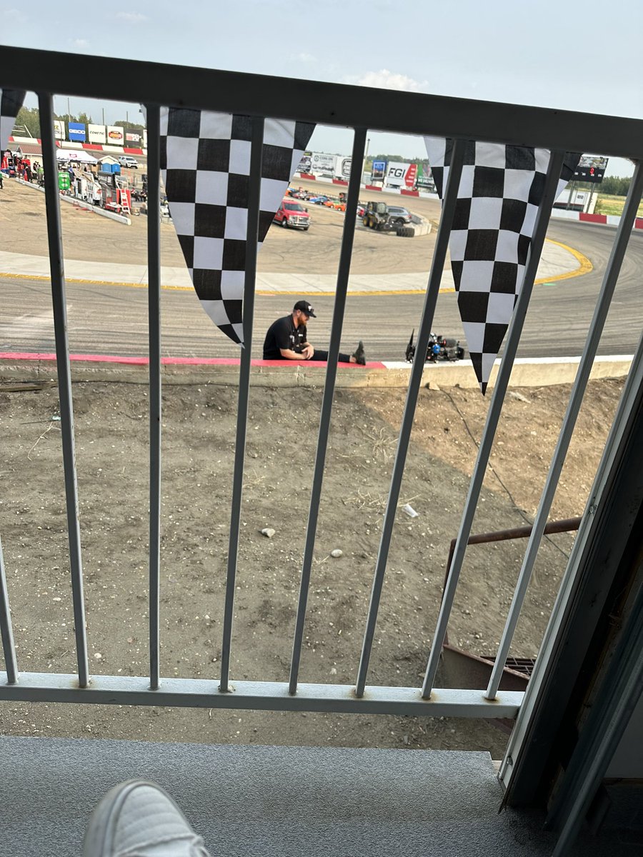 shannon simpson tweet media