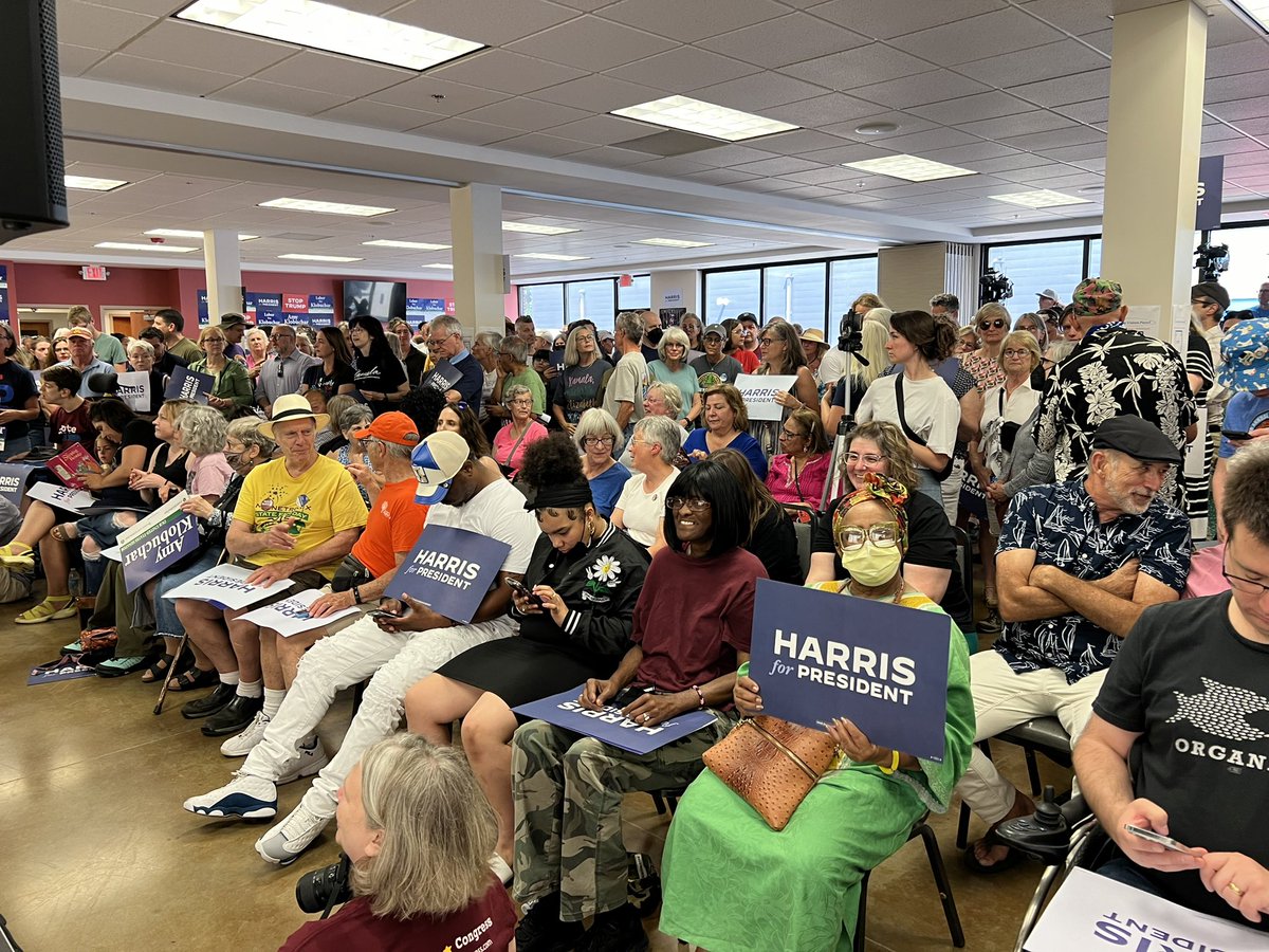 KamalaHarris's tweet image. Day One of our 100 Days Out Weekend of Action made it clear: This is a people-powered campaign.

I am grateful to those of you who knocked doors, made calls, donated, and even decorated your golf carts.