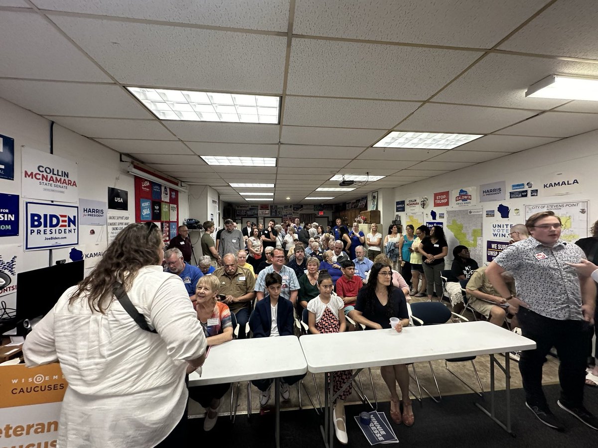 KamalaHarris's tweet image. Day One of our 100 Days Out Weekend of Action made it clear: This is a people-powered campaign.

I am grateful to those of you who knocked doors, made calls, donated, and even decorated your golf carts.