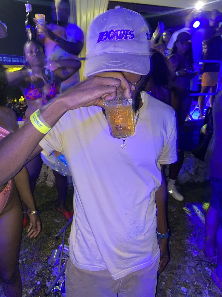 j_talibah's tweet photo. #DirtyBubble
@FeteRepublicJa
@decadesja 🧢 https://t.co/fwyqLRLrGA