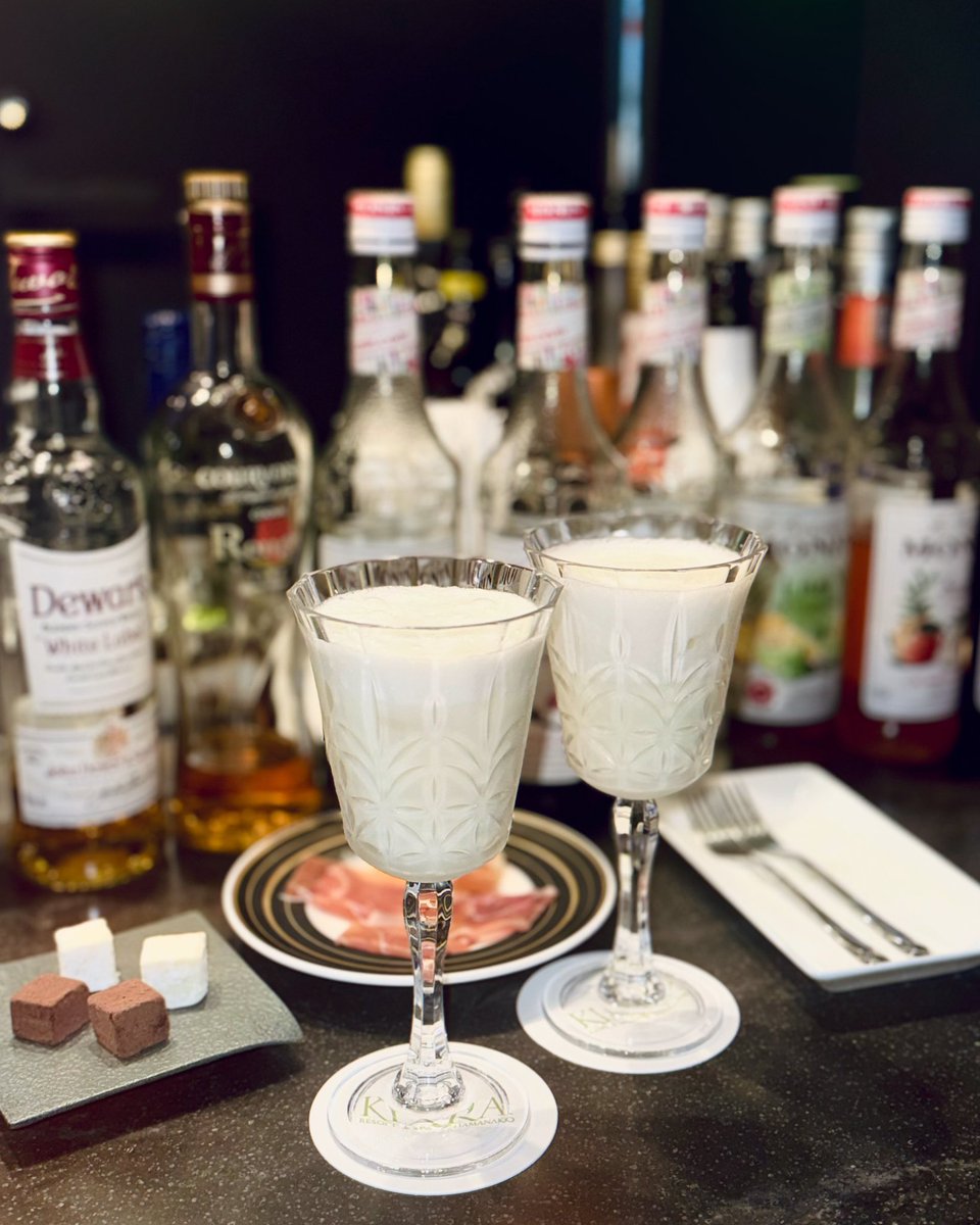 coconutsdogcafe's tweet photo. Non-alcohol &amp; Alcohol cocktails pairing

Chi chi
Frozended watermelon https://t.co/t2CrY2wLMm