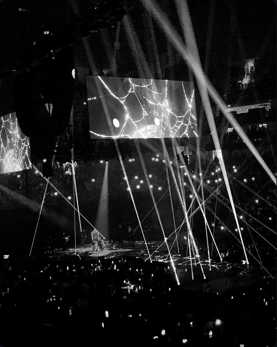 #ÉXODOTOUR🕷️🕸️  
77