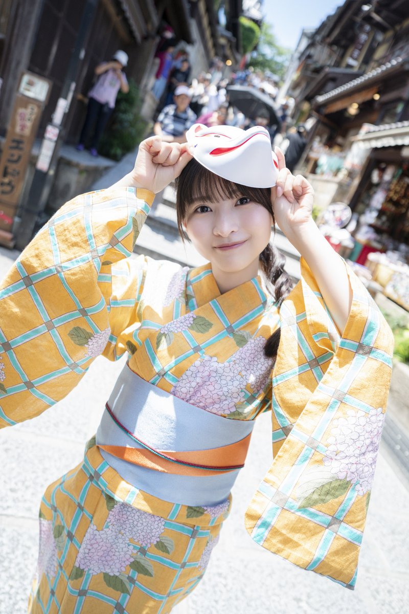 公式】小鳥遊るい 1st写真集 「ことりあそび」10月4日(金)発売