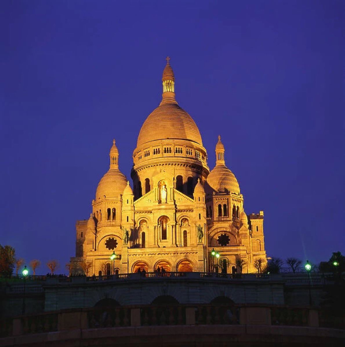 During the power outage in Paris, notice the thing that’s still fully lit: Sacre Coeur Church.

Zoom in on the dark photo.

Incredible find by <a href="/GalahadofMalta/">Galahad, Light of the Aryans</a>, especially in context of the Olympics anti-Christian opening.