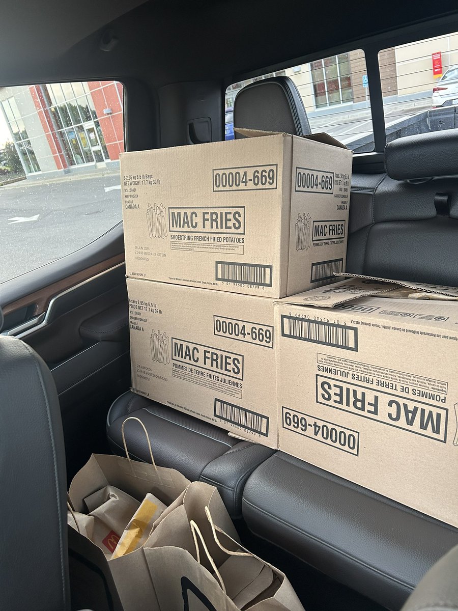 Hey guys about to go feed caseoh! <a href="/CaseOh__/">CaseOh</a> 
50 - Double cheeseburgers
50 - Medium Fries
50 - 10 Piece Nuggets

$843.35 cad