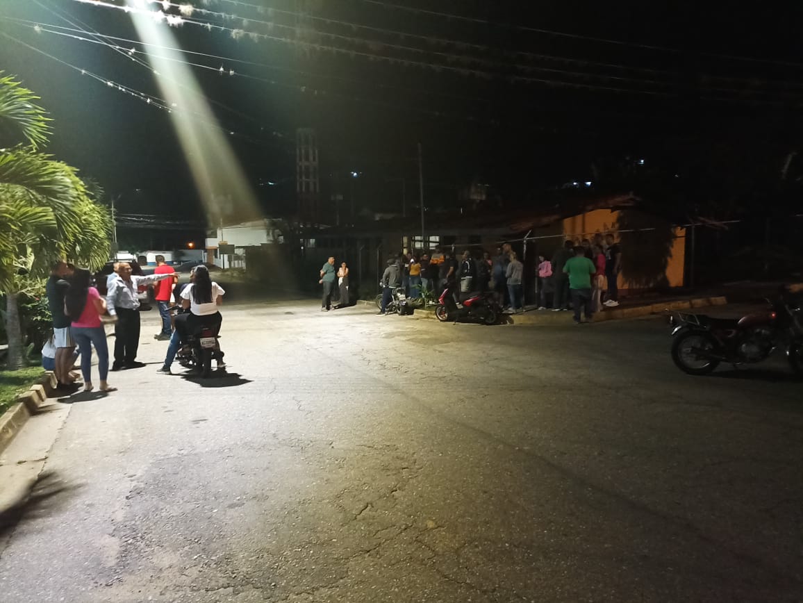 Nunca visto en Venezuela Las colas de la libertad 🇻🇪