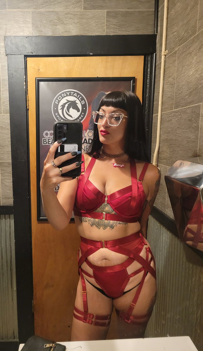 Come see me! Get some of dis asssssssss in your face!! <a href="/PonyTailsLounge/">PonyTails Evansville</a>