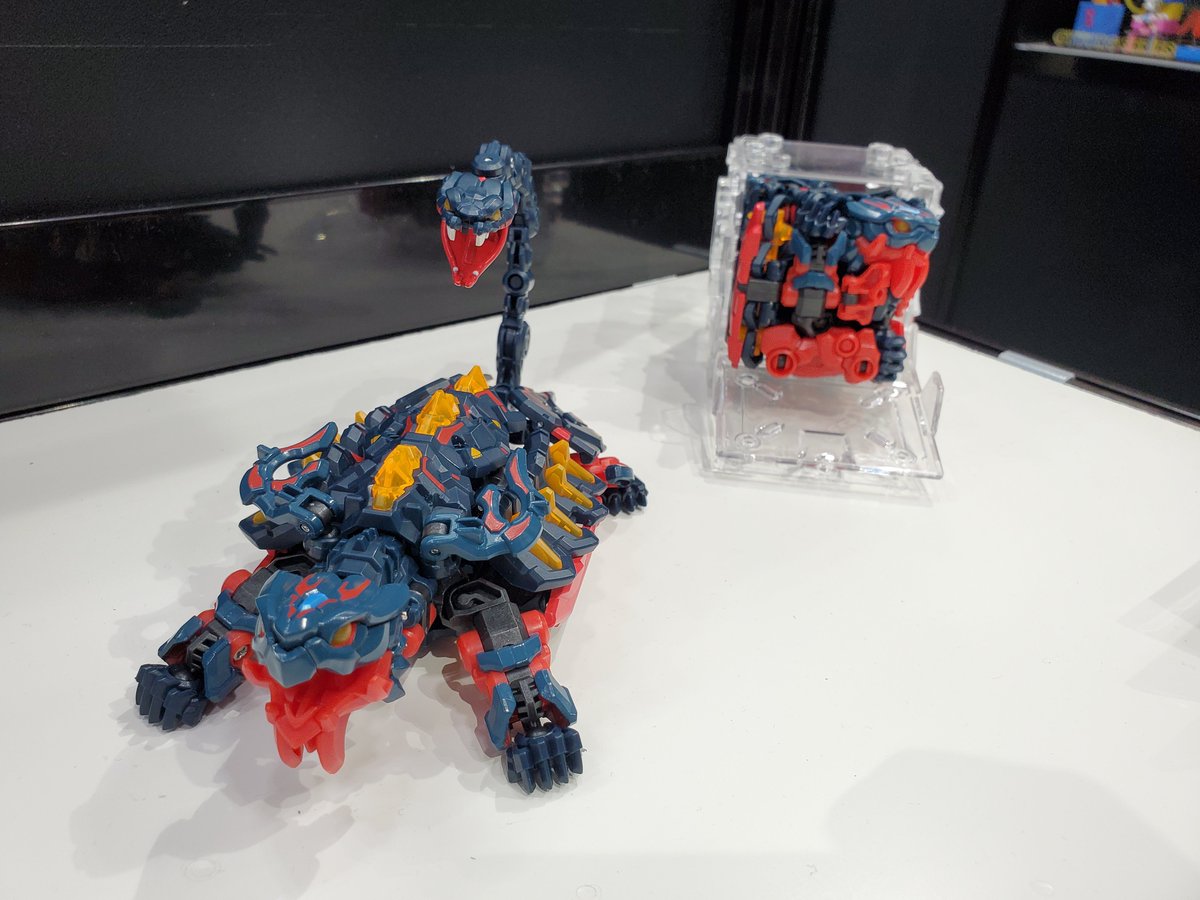 kutuzoko_sw's tweet image. 色付き玄武、良い赤だ
#infinitybox #52toys