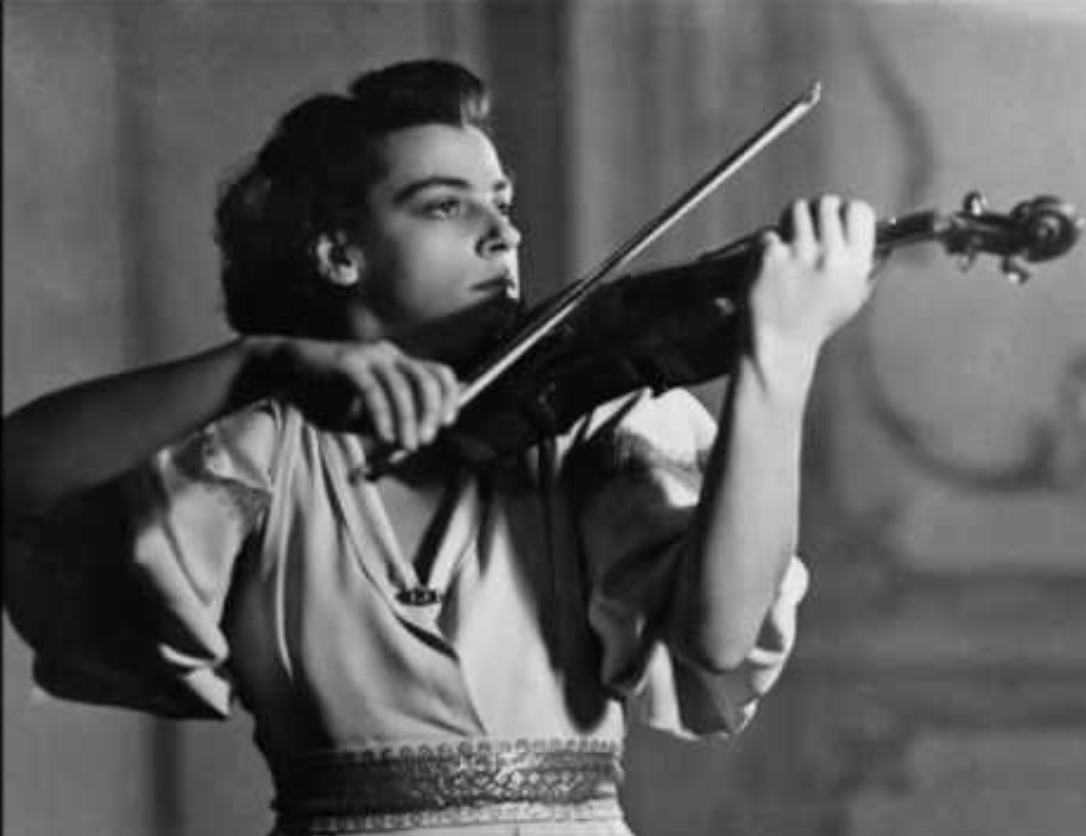 ChienTan's tweet photo. Edith Piaf wrote this song, "L'hymne à l'amour" for the love of her life, who died in a plane crash on his way to see her. This same plane crash also took the life of noted violinist Ginette Neveu. 😢 https://t.co/4AZVjh8q5a