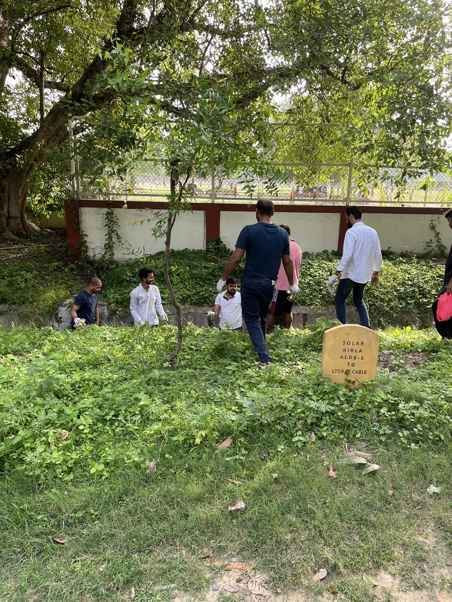 abvp_bhu's tweet image. #SundayForBHU
We&apos;re cleaning up our BHU campus every Sunday, fighting plastic waste and promoting a greener environment. Join us!
#SFD #BHU
#48thSunday