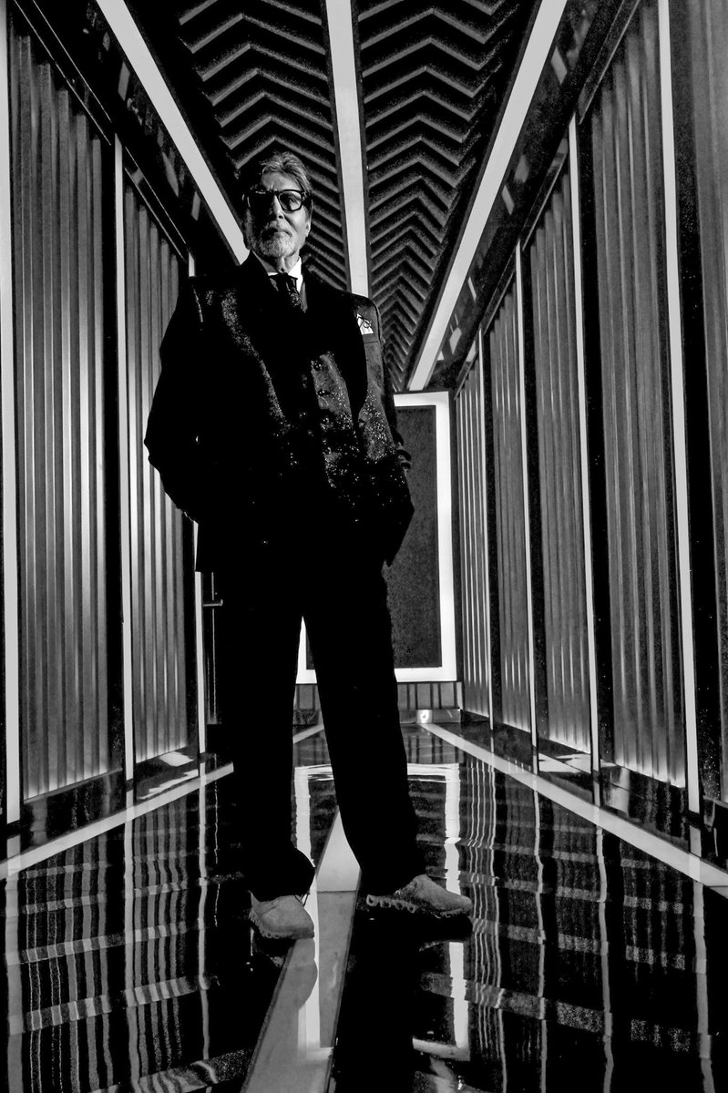 xhobdo's tweet photo. @SrBachchan Sir, Keep inspiring,
Best wishes for KBC, Lots of Love ๐ #ABRocks https://t.co/LhJ26obnaU