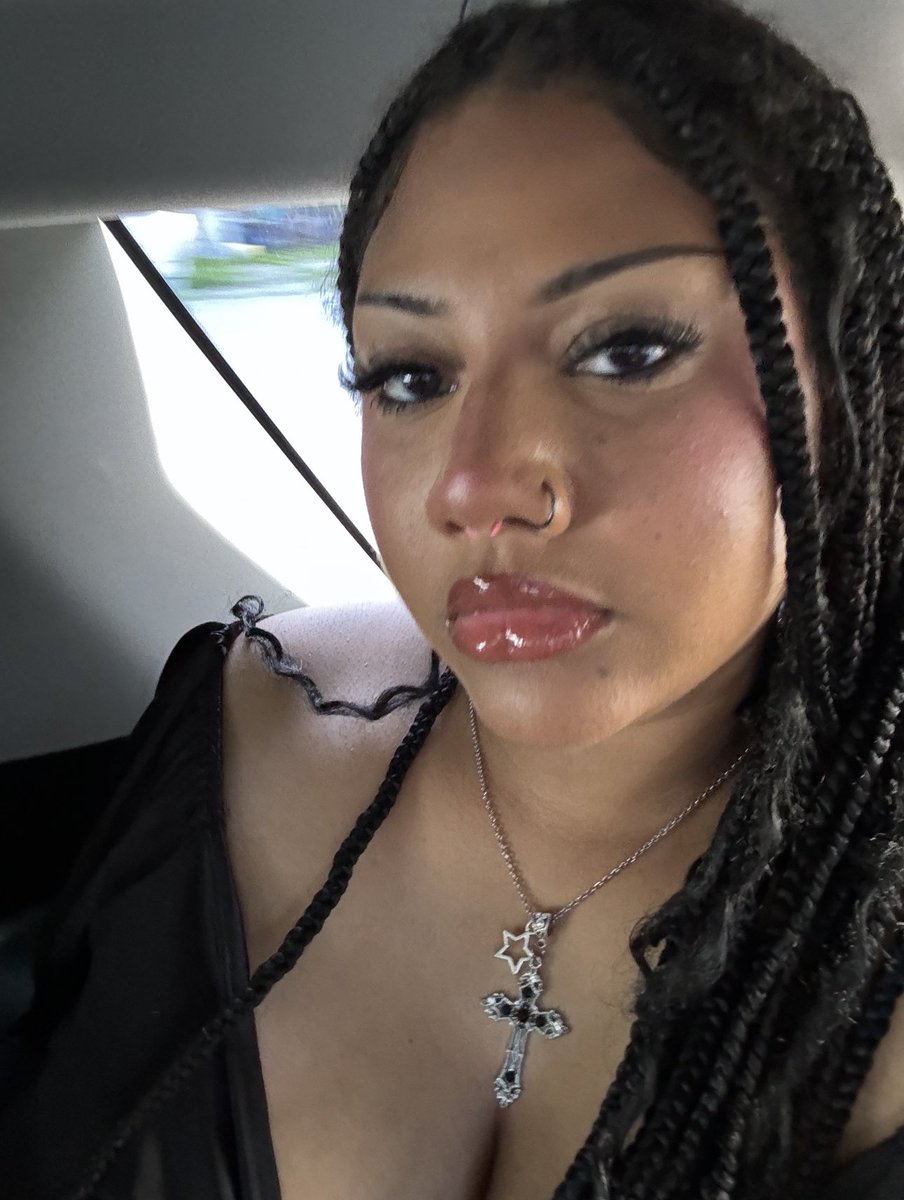 frecklefacedk's tweet photo. pretty bitch 💕 https://t.co/58WCDBZ7dw