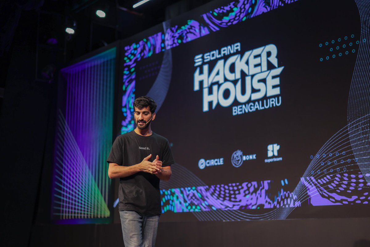 IrffanAsiff's tweet image. 2 years ago, I attended my first @solana Hacker House, thanks to @therealchaseeb.
I was incredibly inspired and motivated by seeing so many young builders for the first time. I was fortunate enough to meet and chat with @kirat_tw, whom I had admired for a long time.
After the…