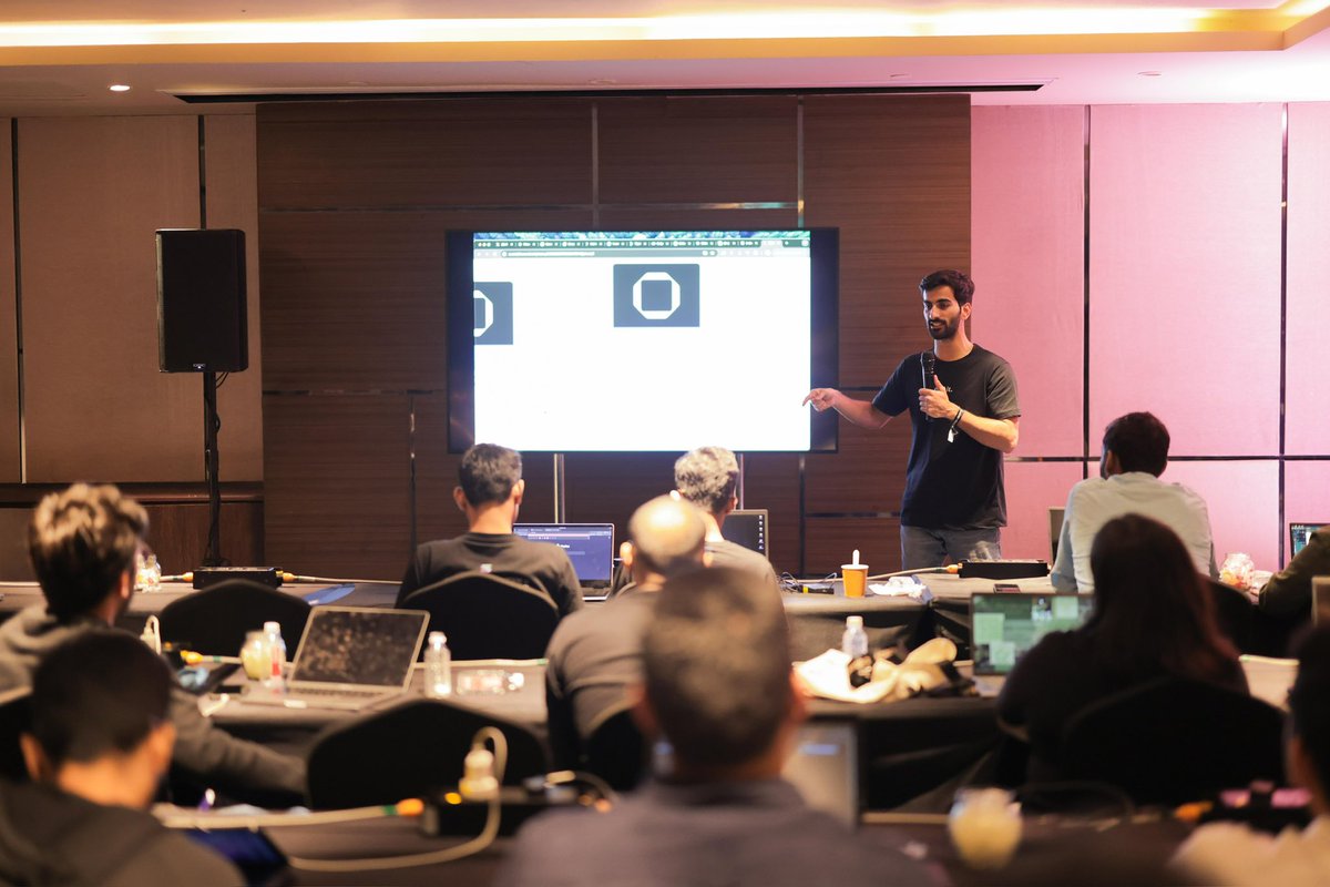 IrffanAsiff's tweet image. 2 years ago, I attended my first @solana Hacker House, thanks to @therealchaseeb.
I was incredibly inspired and motivated by seeing so many young builders for the first time. I was fortunate enough to meet and chat with @kirat_tw, whom I had admired for a long time.
After the…