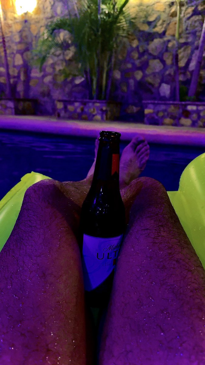 BetoFeet91X's tweet photo. Me chupas los 🦶🏼🦶🏼🦶🏼#patas #piernas #gayfeet https://t.co/llU4TeCMje