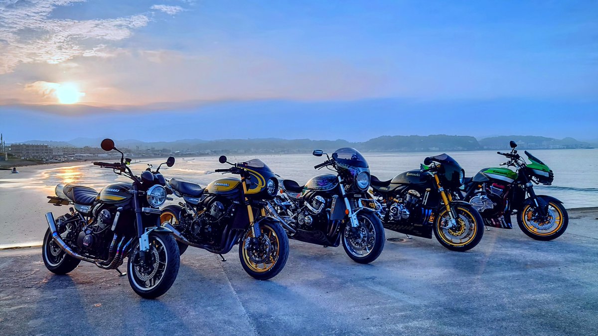 HzuUtBIpiMhRBOt's tweet photo. 3時起き 早すぎ
9時前帰宅
暑すぎ😊
#たっちー海岸
#808Cafe10R
#KAWASAKI
#Z900RS
#Wheelie
#MOTOCORSE
#marchesini
#OHLINS
#PIRELLI
#Brembo
#BULLDOCK
#KFACTORY
#YELLOWCORN
#SANSTAR https://t.co/R6Dj43dgUl