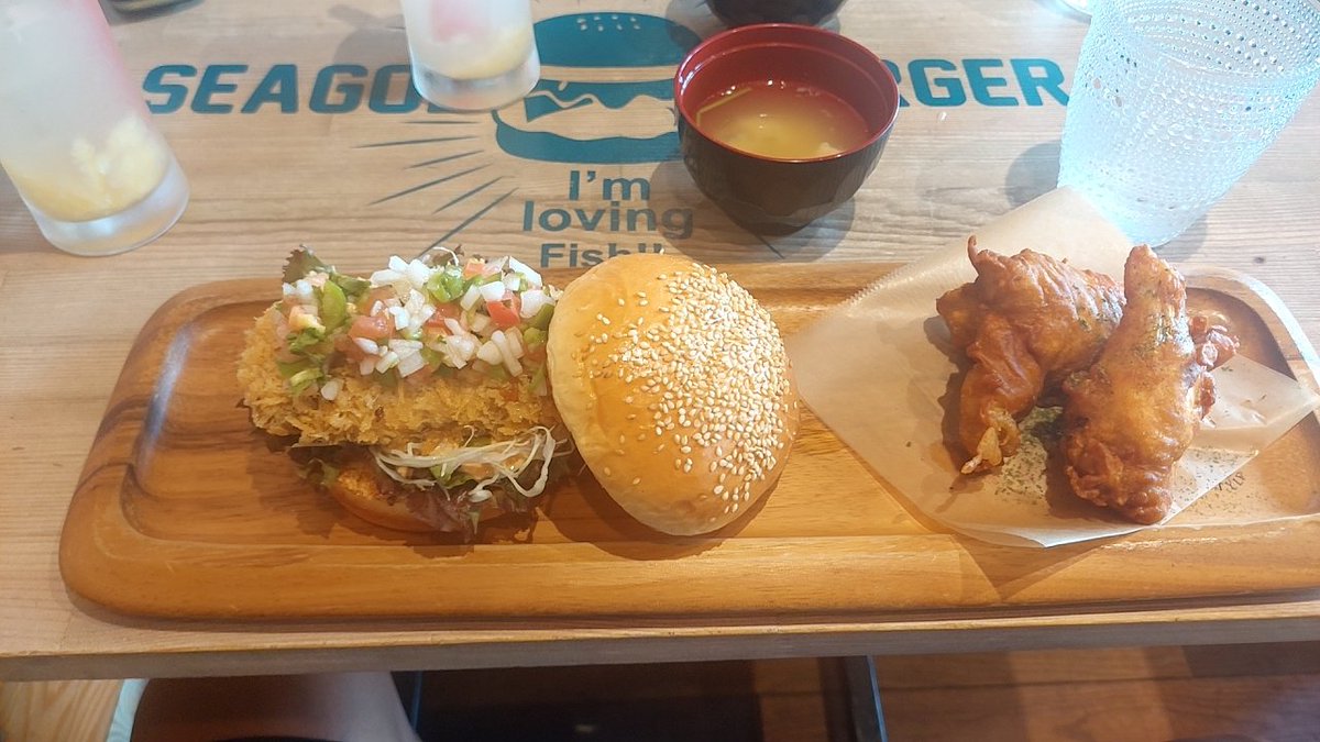 tadashi9150's tweet photo. #Ryan02 ブルーベリーソースうまし🍧
#SeaGodBurger おすすめ鰯サルサソース鰯がクセなくふわふわサルサソースに良く合うやばし🍔→#cafePota 自家製コーンアイスと水出し珈琲🍦☕
コーンアイスめちゃ美味しかった👍️

約100km https://t.co/L8L2CzQXGp