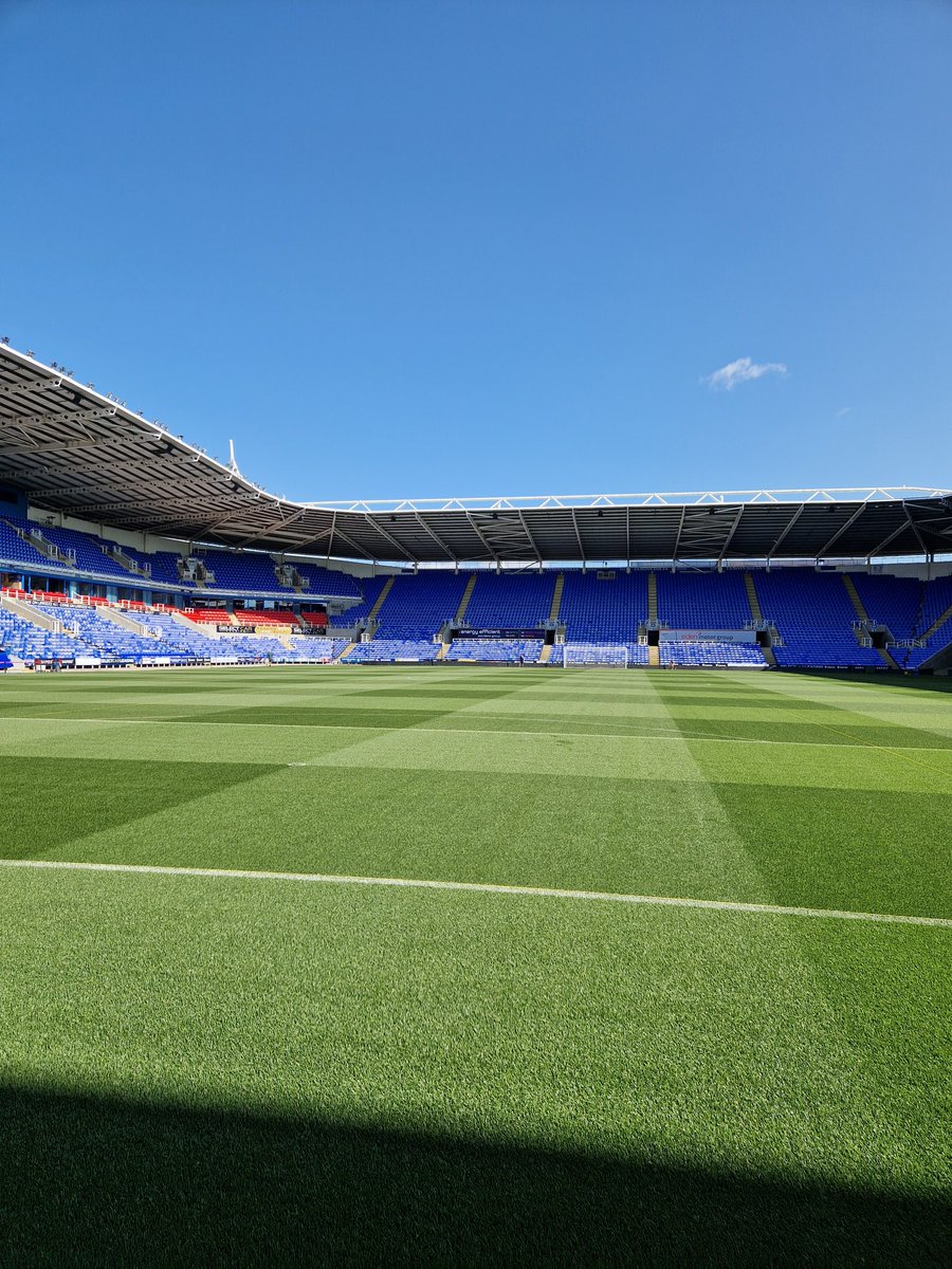 stabler_james's tweet image. My 1st grow in at the SCL this summer. 6 weeks of solid work from the boys and decent weather to help.

1st game yesterday v QPR.
Looking forward to the start of the season now. @ReadingFC