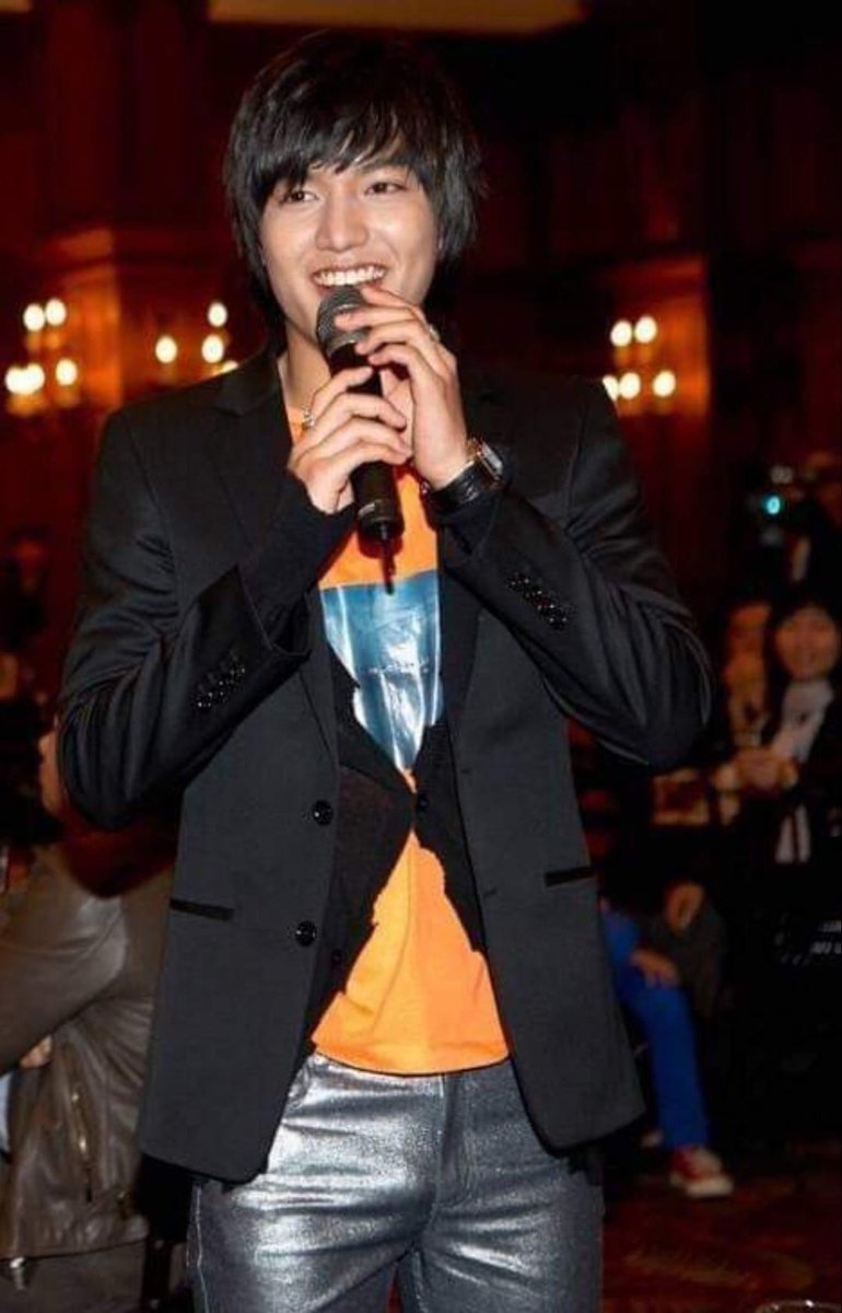 LorraineMohsen's tweet photo. Good morning,good afternoon and good evening to the Fabulous #Minzos Family everywhere. A young Minho have a peaceful Sunday and a great week.🤗🔆#LeeMinHo @ActorLeeMinHo 🧡🧡🧡🫶🏼 https://t.co/g5bYBkTEC0