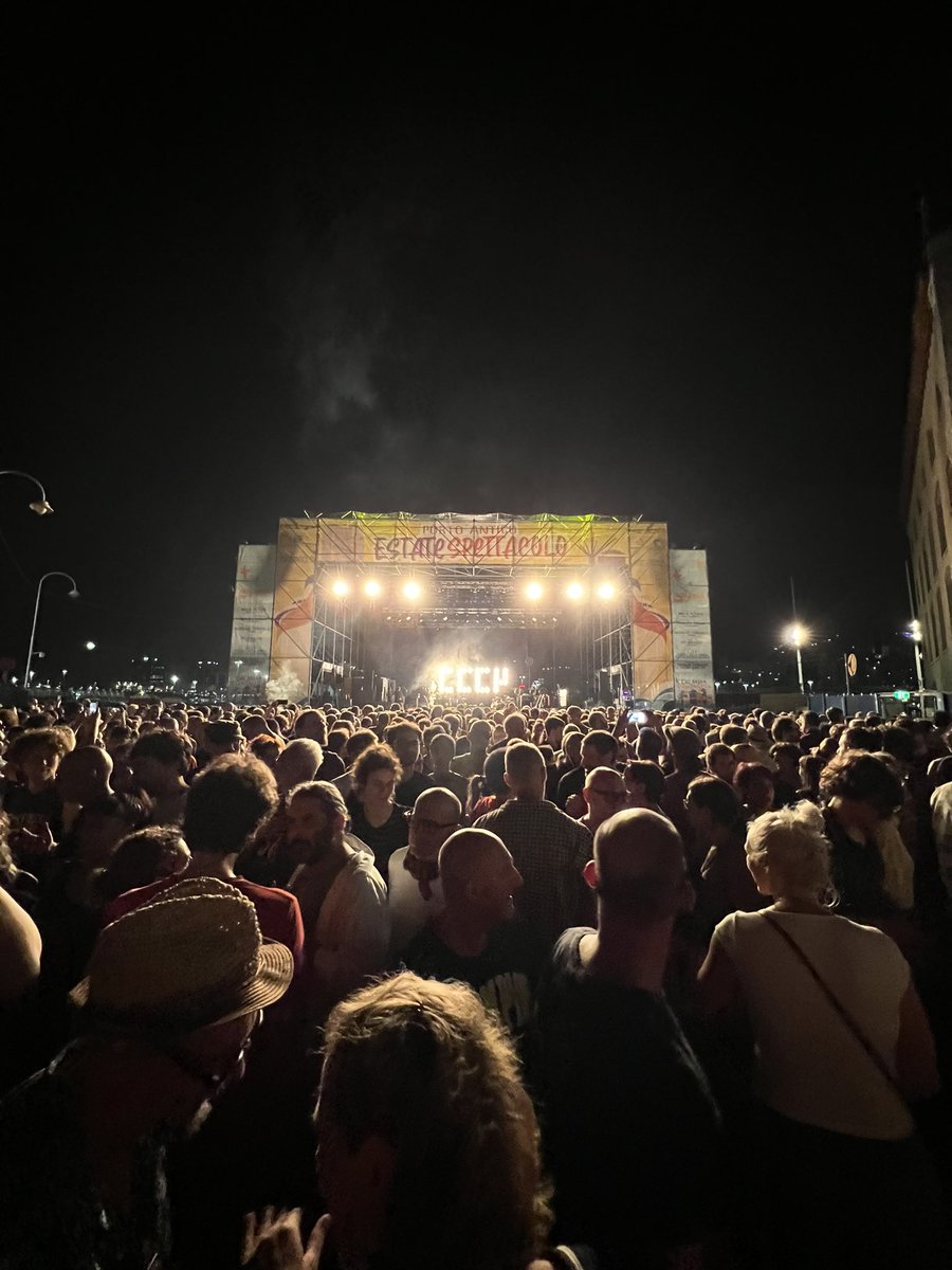 Thesultano's tweet image. Erano 40 anni che aspettavo questo momento. #cccp -#fedeliallalinea #giovannilindoferretti