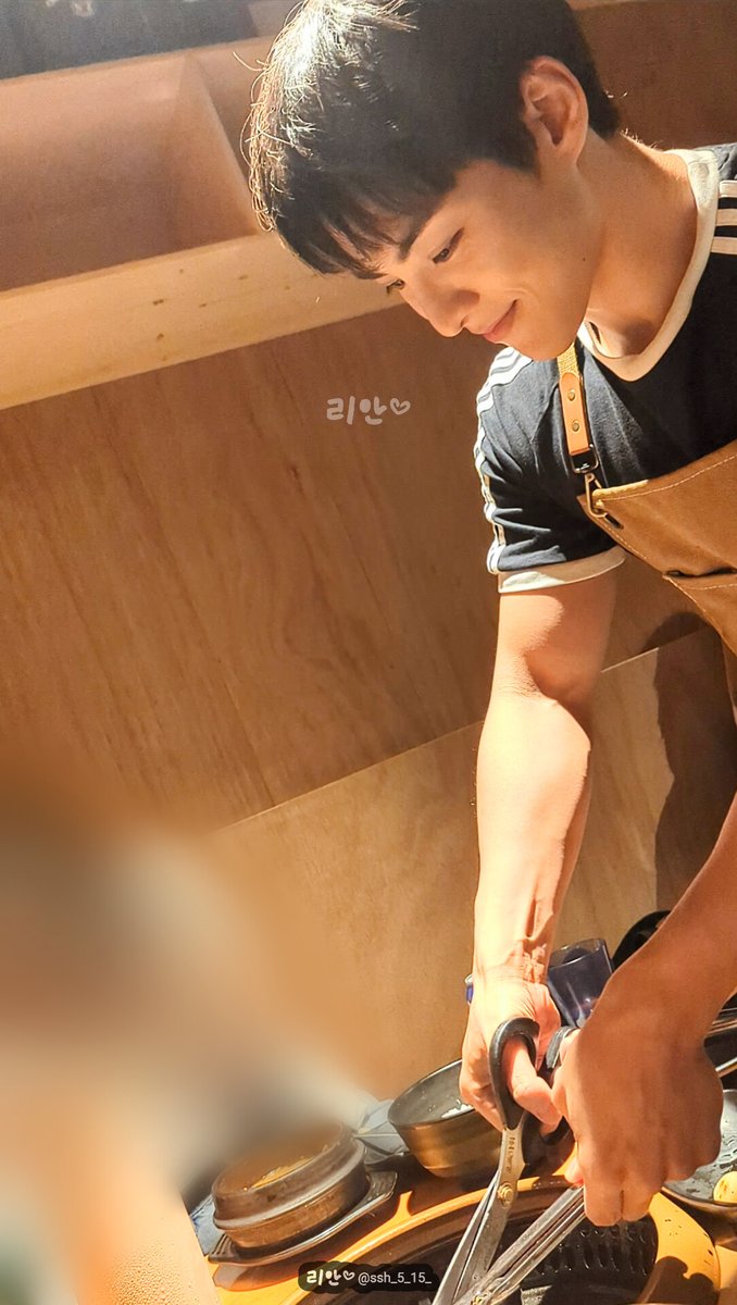 ssh_5_15_'s tweet photo. 240728
서성혁과 함께하는 고기 파티・2부
#TAN #티에이엔 #서성혁 #성혁 #SungHyuk
#ソンヒョク #혁이의일상 #혀귀ㅈ귀의일상 https://t.co/KfOXQcMGKp