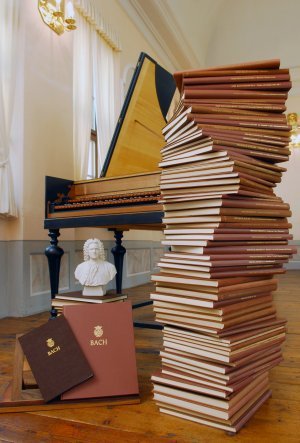 Baerenreiter's tweet image. Johann Sebastian Bach died on this very day in 1750 - his music of course lives on  

These volumes of the Neue Bach Ausgabe contain some of the greatest music known to mankind  

Long may our love for Bach continue!