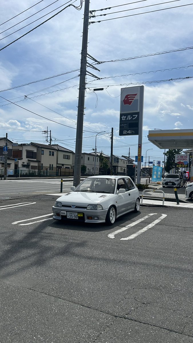 カッコイイよね。
エアコン効かないんだ....
死にそう。