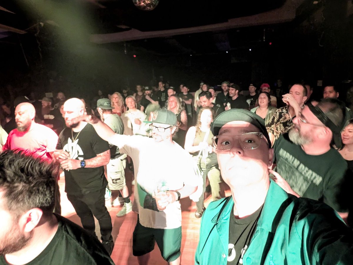 DJ Q*BERT 👾 Invisibl Skratch Piklz tweet media