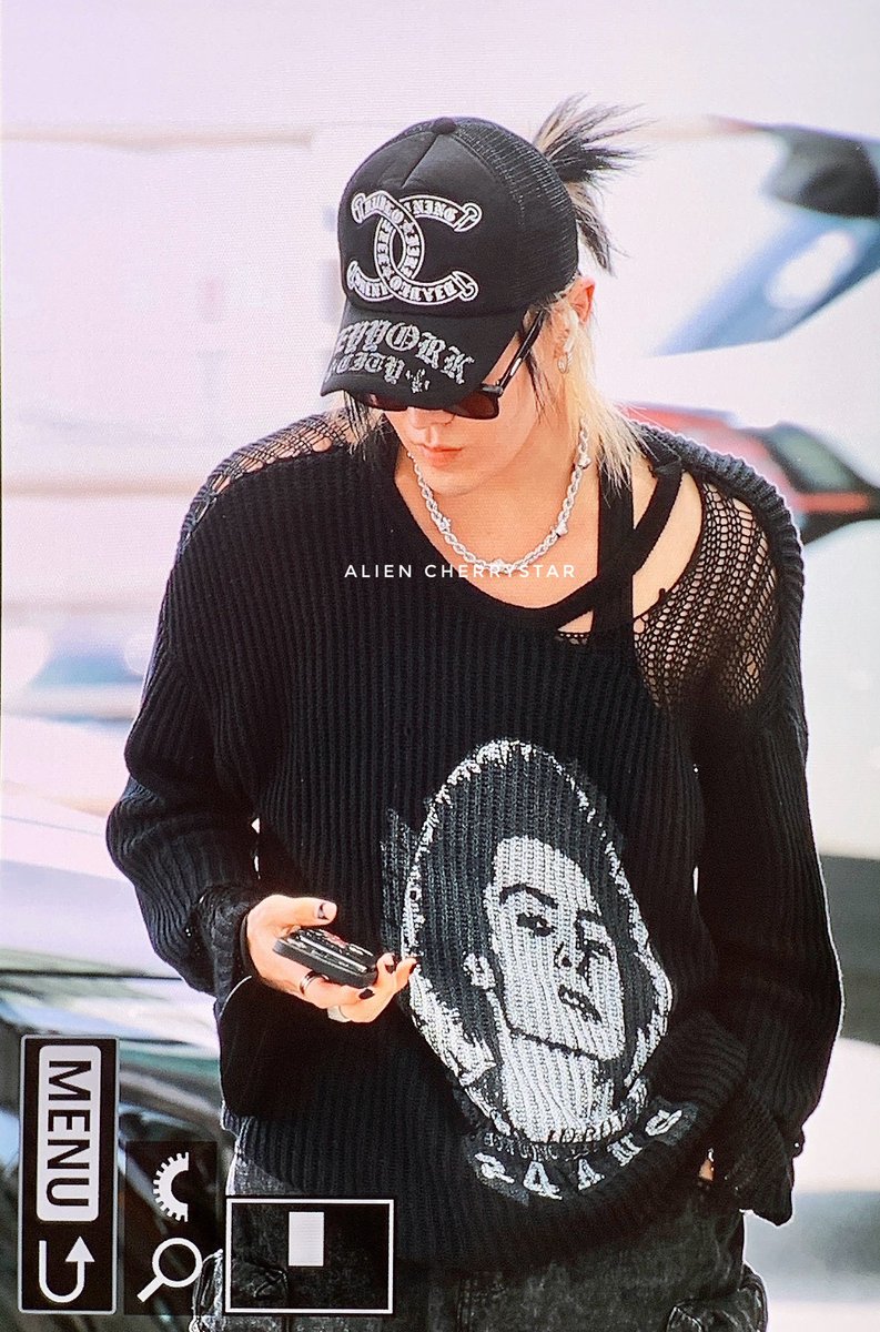 MY_MarkYu's tweet photo. 【240728】

🤫

#NCT127 #YUTA #유타 #中本悠太 #ユウタ #NCT #YUTAxLouisVuitton #LouisVuittonxYUTA https://t.co/KGzHBFrIdC