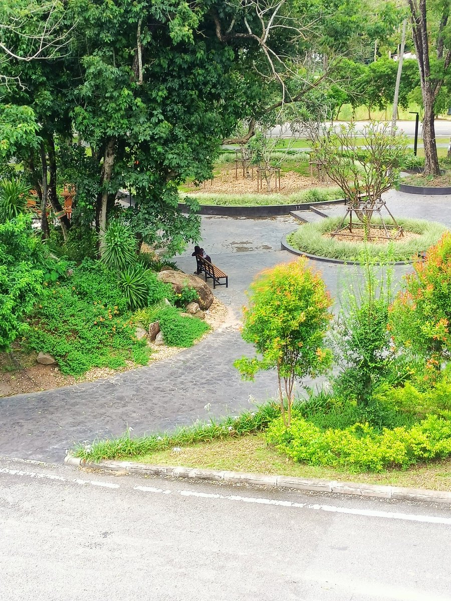 หาคู่ออกคืนนี้พอจะมีไหมคับ  ระยอง ชลบุรี  ทักทายกันได้น่ะคับคู่