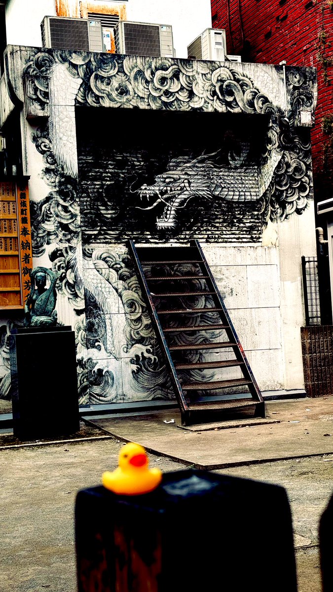 jaysonstreet's tweet image. I at least managed a #DuckArmyInvasion at a place nearby I really liked when I went to the Robot Restaurant with @elkentaro my first trip! 😊