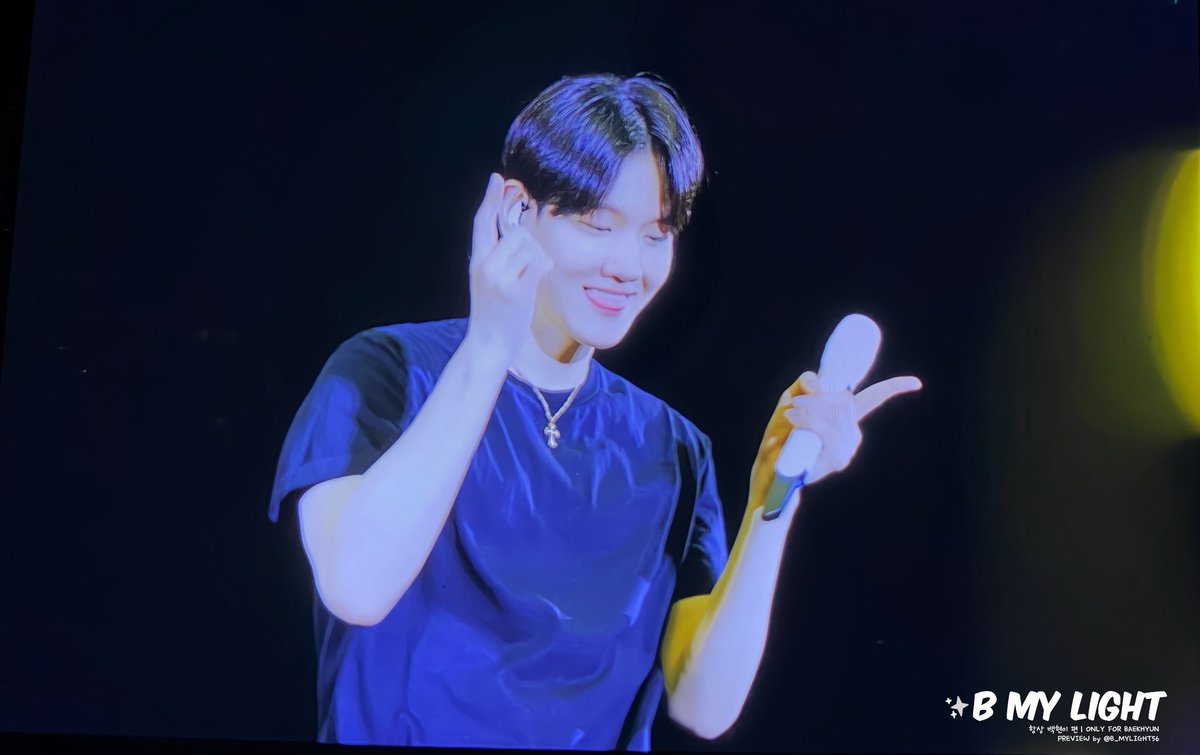 B_MyLight56's tweet photo. 240728 Lonsdaleite [dot] in Seoul🤍💙
사운드체크

#BAEKHYUN
#백현 #백현이 #baekhyun #EXO

@B_hundred_Hyun
@BAEKHYUN_INB100 https://t.co/lwh2zExXwS