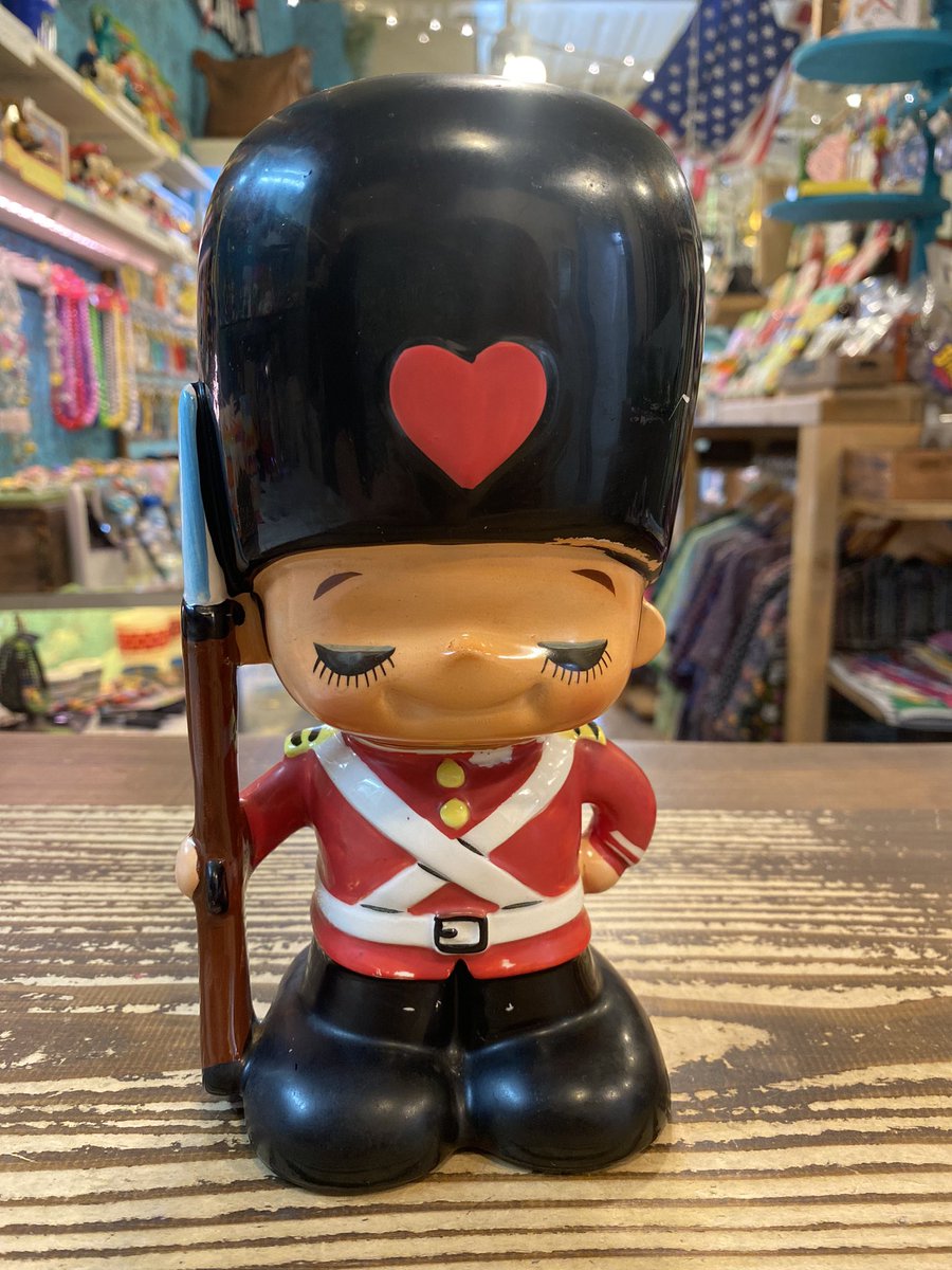 大好きな内藤ルネさんの貯金箱を常連さんのぴぐもんちゃんにいただき大