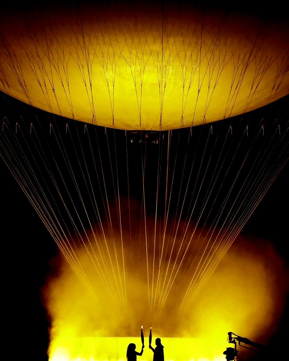 Despite the rain, the opening ceremony of the Olympic Games was sumptuous, dazzling, bold, inclusive and creative 🥳🕊️💖
Mixing art, history and sport in the heart of the city was unprecedented. And these are the first gender equal games 💃🏽
Proud to be French 🇫🇷🤝🌍🥇
#Paris2024