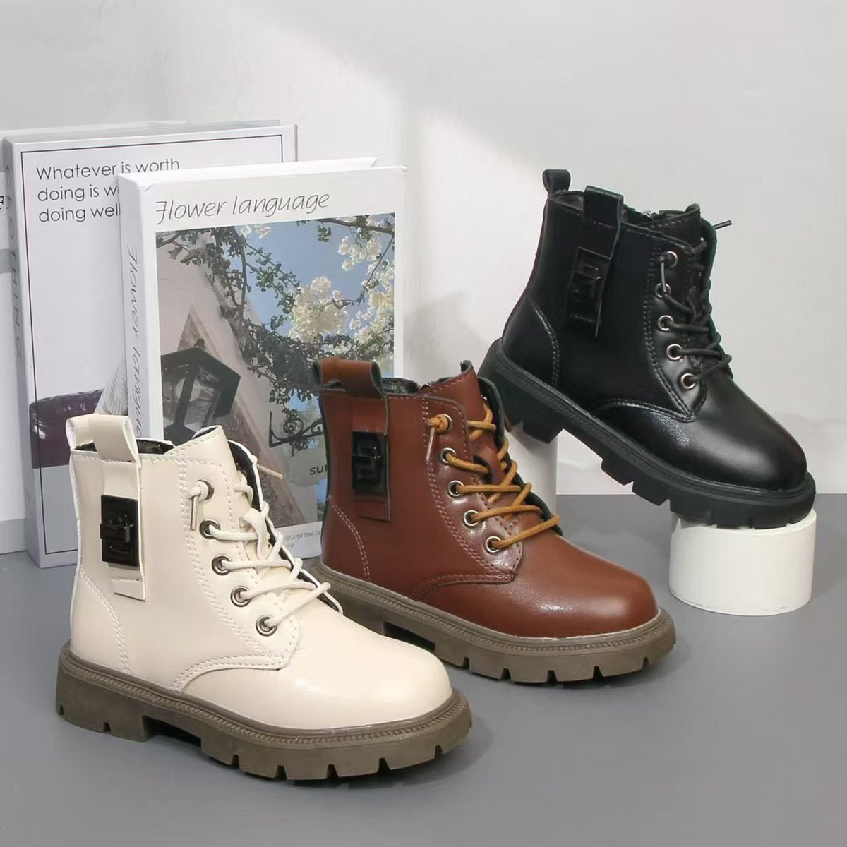 GlobalGoshoes's tweet photo. 🚂Children's leather boots⛸️
🚛Large quantities in stock
❤️‍🔥Hot sale
📲WhatsApp: +86 13858689090
📲WeChat: superzxj123
If you are interested, please contact me🎉🎉. 
#wholesale
#martin boots
#children's martin boots#children's boots#new leather boots#children's shoes factory https://t.co/2Ck2O3aTXJ