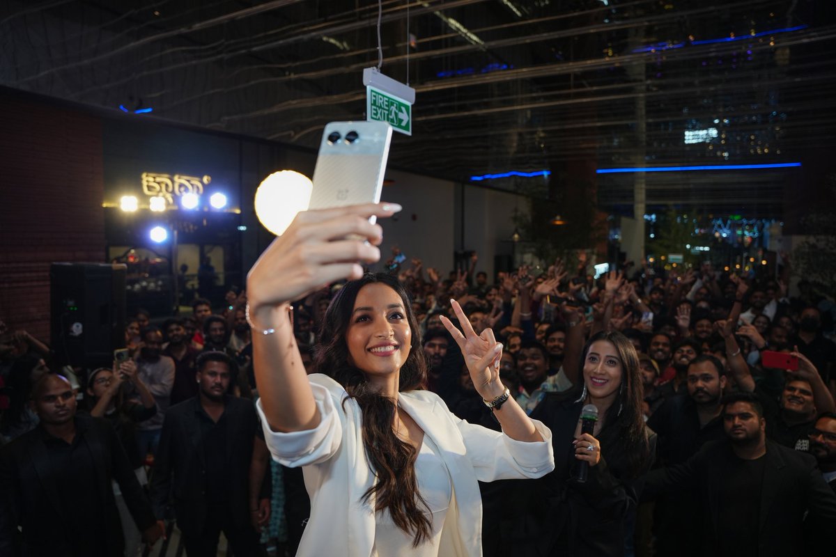 SrinidhiShetty7's tweet photo. What a night at @OnePlus_IN ! It was amazing to see you all at the OnePlus Metalverse Pop-up for the #OnePlusNord4. I even gave away an old phone and bought a new #OnePlusNord4 one at Rs. 2K discount 😄

Go visit the OnePlus Metalverse Pop-up today in Bangalore and Hyderabad! https://t.co/AFQpOZejKT