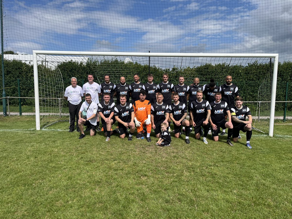 AS_FootyReview's tweet image. Teams assembled and ready for kick off…… incredible turn out for both clubs, thank you again to all the players involved yesterday 🤍 #FW #SupportCF