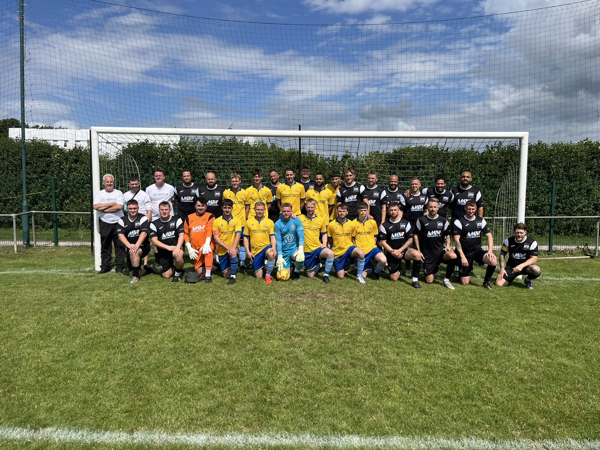 AS_FootyReview's tweet image. Teams assembled and ready for kick off…… incredible turn out for both clubs, thank you again to all the players involved yesterday 🤍 #FW #SupportCF